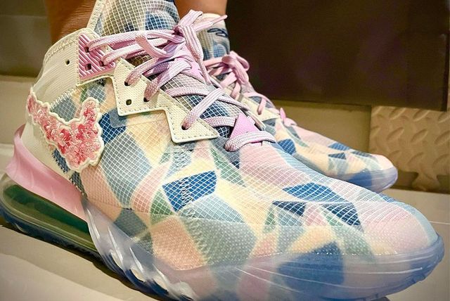 lebron atmos sakura
