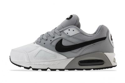 Air Max Ivo Sideview