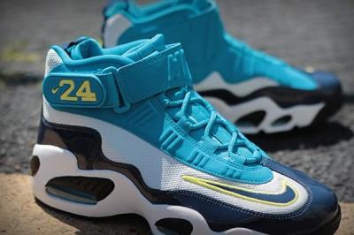 Nike Air Griffey Max1 Midnavy Neoturquoise Midfoot Profile 1