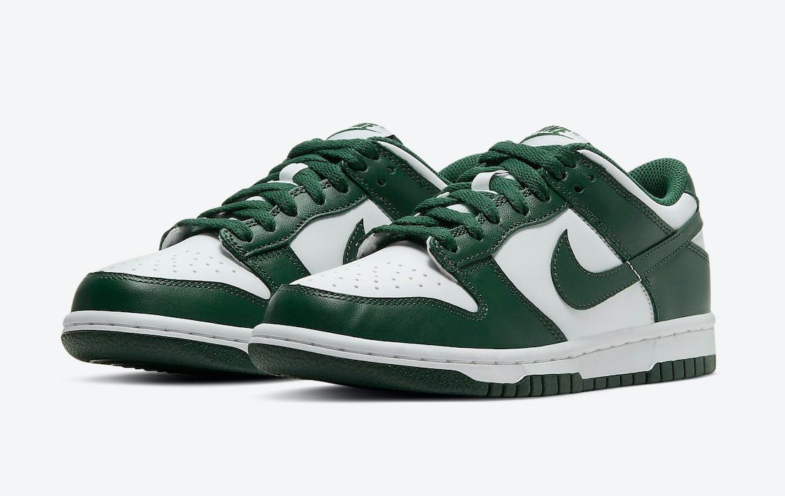 The Nike Dunk Low 'Spartan Green' is 