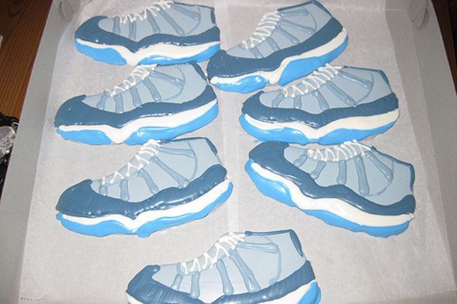 Sneaker Freaker Sneaker Cakes Air Jordan 11 Cool Grey Cookies 02 1