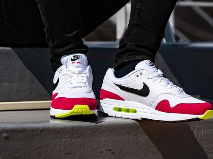 falta Ausencia Restricciones A White and Red Nike Air Max 1 With a Difference - Sneaker Freaker