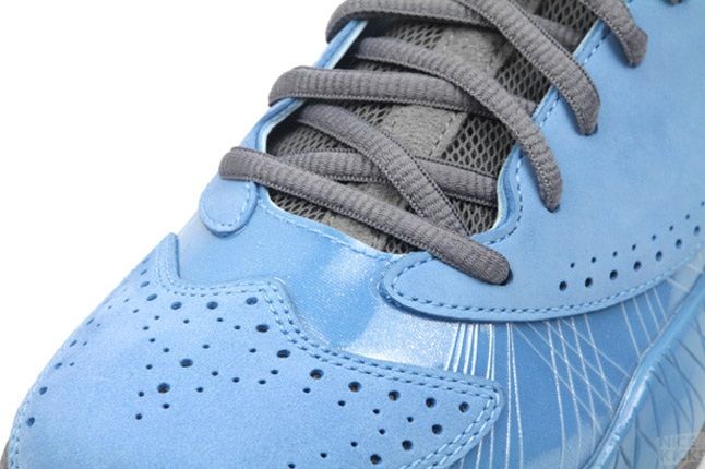 Air Jordan 2012 University Blue 4 1