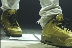 Thumb Drake Air Jordan 3 Gold 1