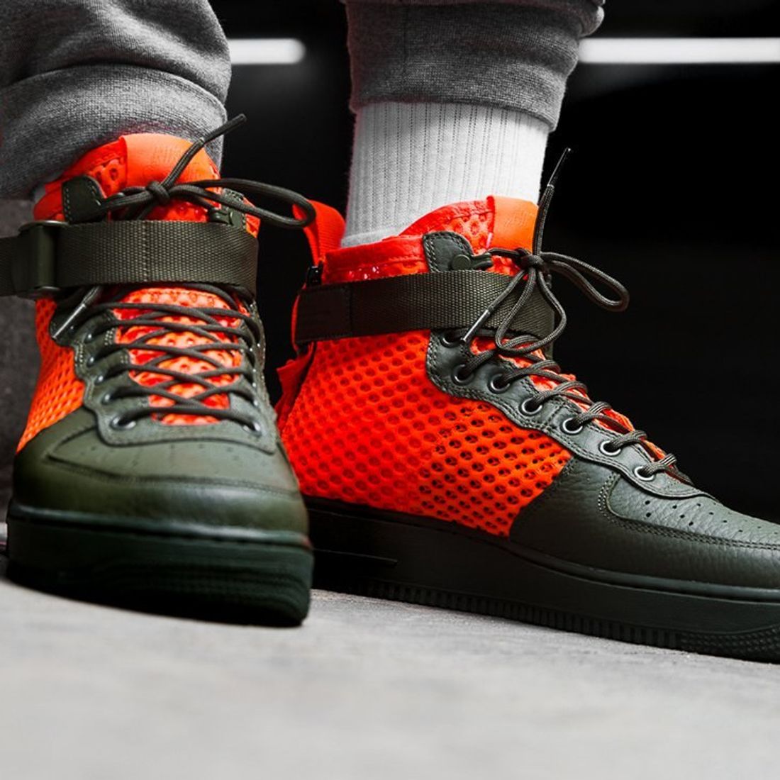 Nike sf air force 1 mid qs cargo khaki e amp; total crimson clearance
