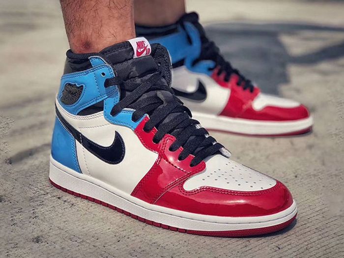 Systematically Every week Pants The Air Jordan 1 'Fearless' Reps 'UNC' and 'Chicago' in Patent Leather -  Sneaker Freaker