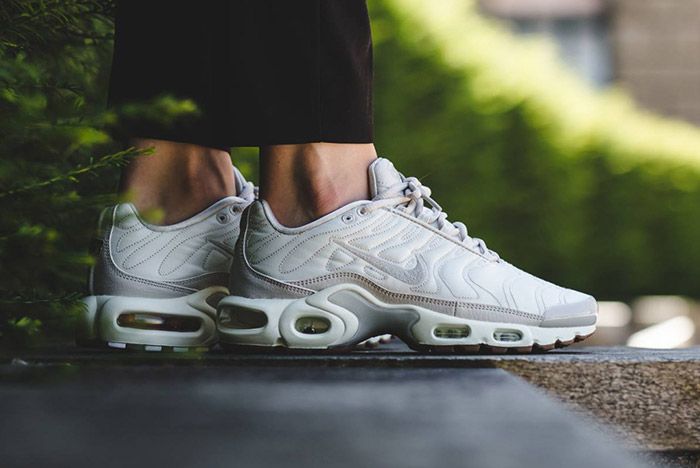 nike tn light bone