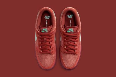  Nike SB Dunk Low Mystic Red