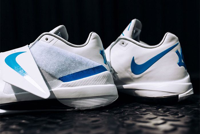 kd 4 blue and white