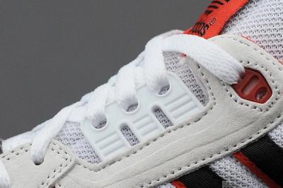 Adidas Zx8000 Wht Blk Red Midfoot Detail 1