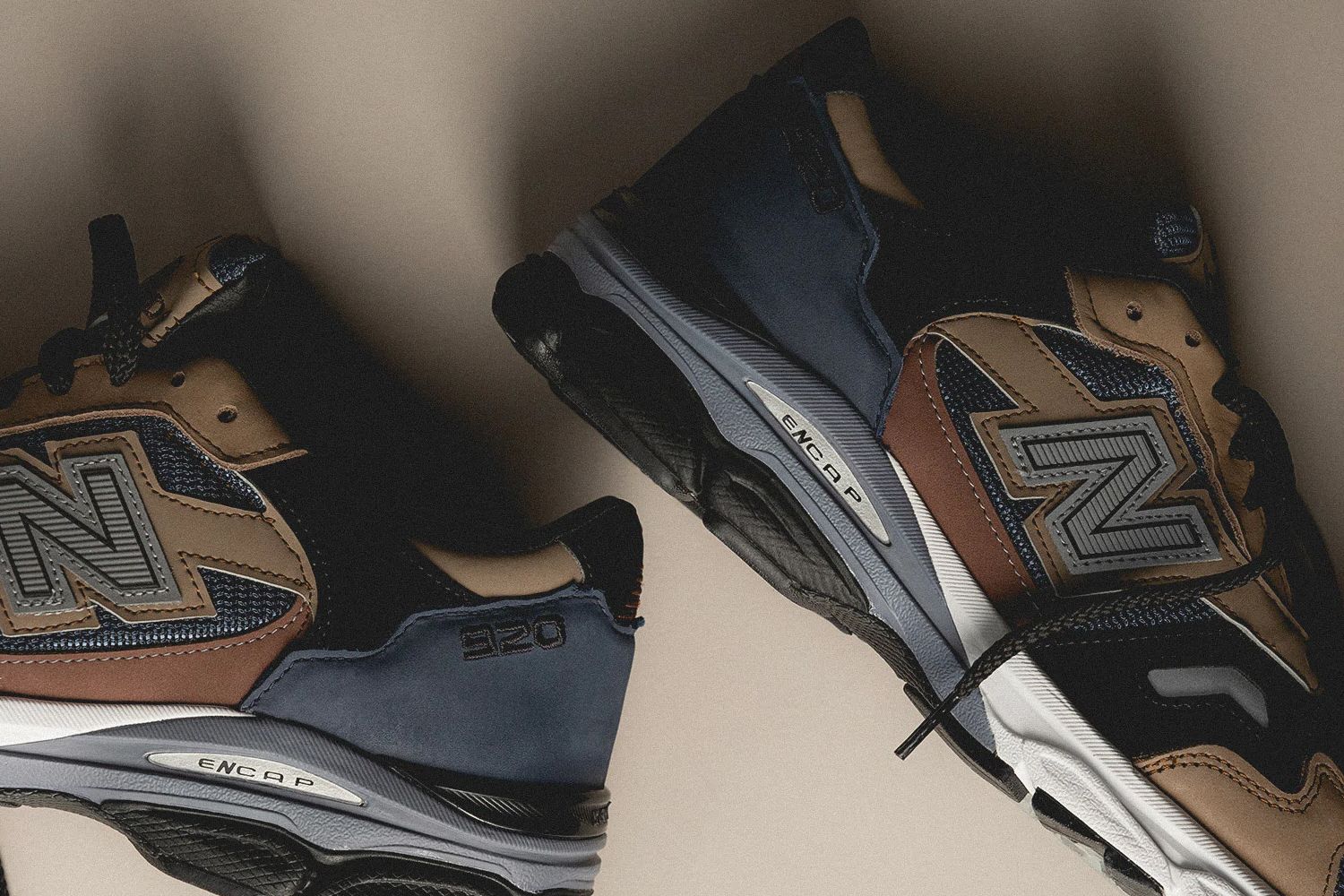 レア【New Balance】920 MiUK Navy Beige Black★オシャレ過ぎる Navy, Beige and Brown Meet on This New Balance 920 - Releases