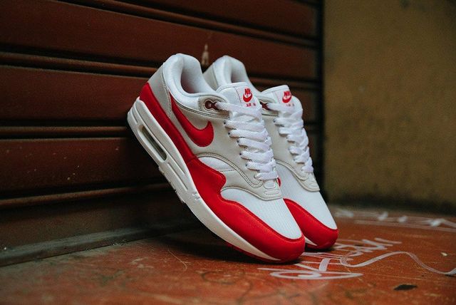 air max 1 anniversary red on feet