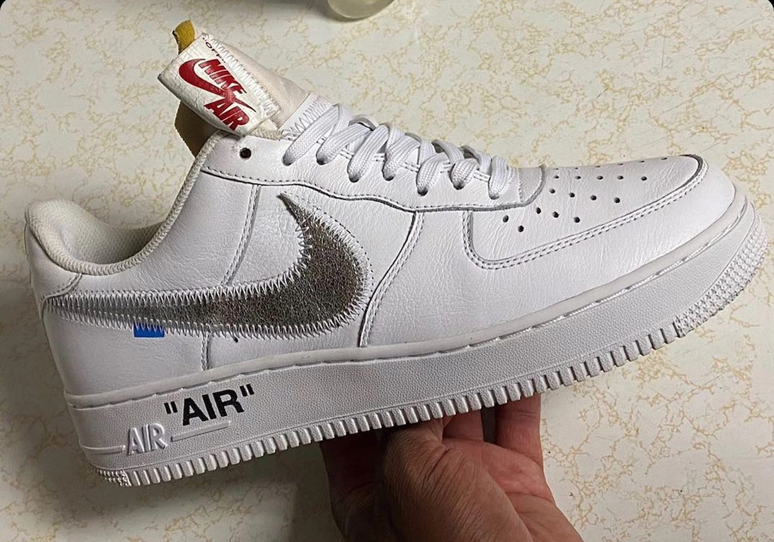 Barriga Parche Rebaja Drake Buys One-of-One Off-White x Nike Air Force 1 Sample - Sneaker Freaker