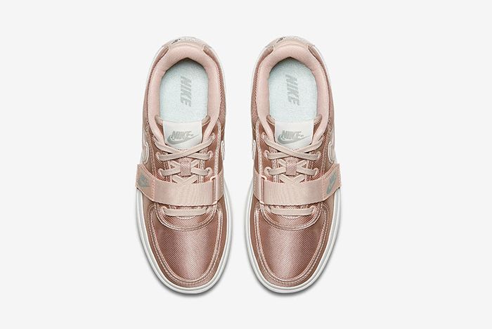 Ao2868 200 D Prem Sneaker Freaker