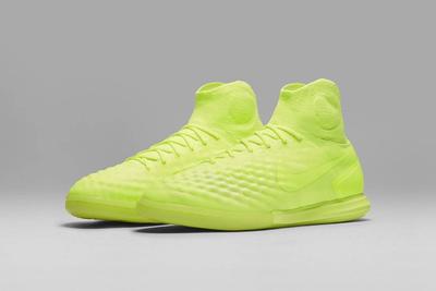 Nike Floodlights Glow Pack Magistax Yellow 2