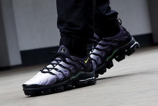 vapormax plus volt on feet