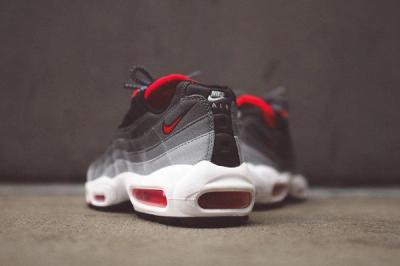 Nike Air Max 95 Chilling Red Bump 5