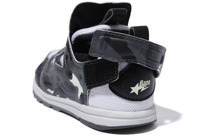 靴 APE BAPE KAWS Reebok Instapump Fury 28cm A BATHING APE®︎ × Reebok | bape.com