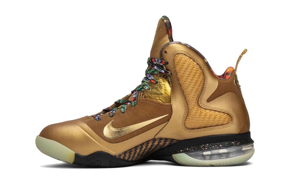 lebron soldier 8 watch the throne