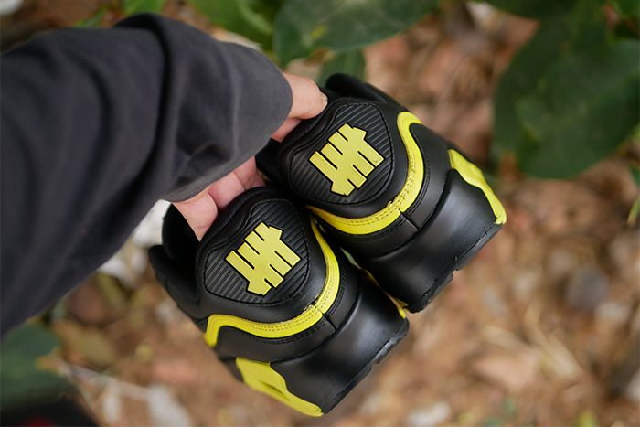 soborno muñeca combinación First Look: Undefeated x Nike Air Max 90 in Black/Optic Yellow - Sneaker  Freaker
