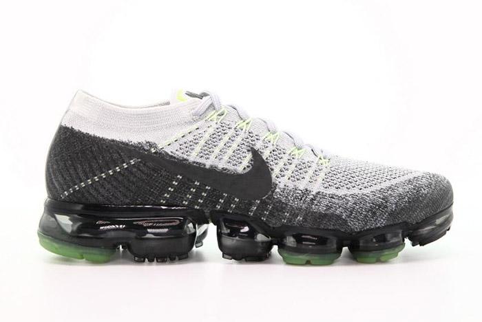 Nike Air Vapormax Pure Platinum Neon Small