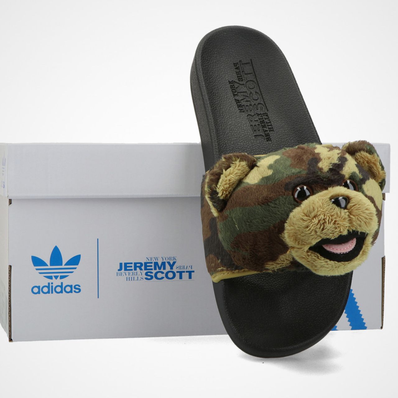 bod het ergste instant Jeremy Scott's Camo Bear is Front and Center on the adidas adilette 'Teddy'  Slide - Sneaker Freaker