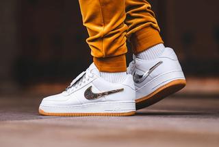 travis scott af1 on feet