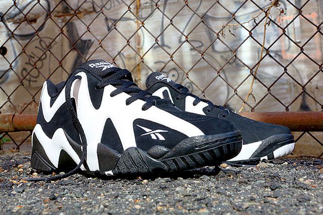 Reebok kamikaze 2 on sale black and white