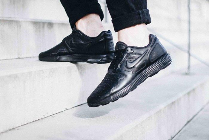Aktiv aften kontroversiel Nike Lunar Flow Leather (Black) - Sneaker Freaker