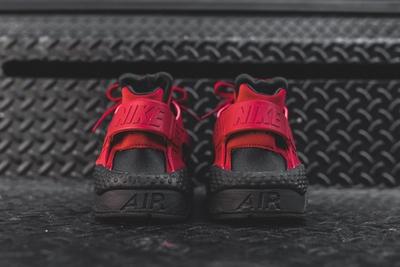 Nike Huarache Black Gym Red Kith Bump 4