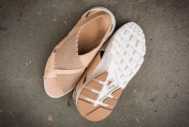 tan nike air huarache