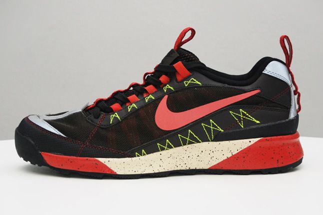 Nike Newmara Black Red Profile 1