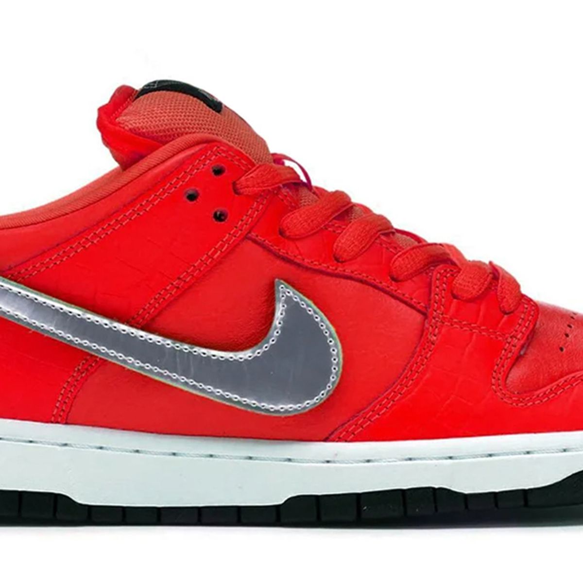 limpiador solapa continuar Rumoured: Diamond Supply Co. x Nike SB Dunk Low in Red! - Sneaker Freaker
