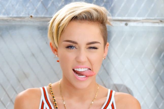23 Music Video Miley Cyrus 7