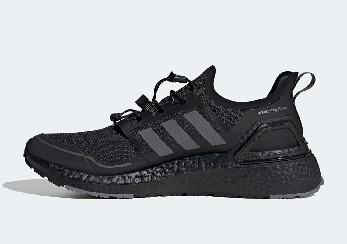 Water resistant top ultra boost