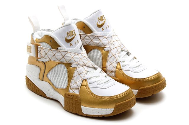 nike air raid metallic gold