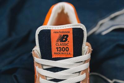 Up There New Balance M1300Lv Levis Tongue Close
