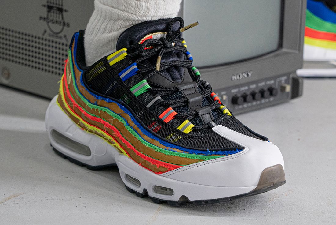 Tear-Away Uppers Reach the Nike 'Hidden Message' Pack - Releases