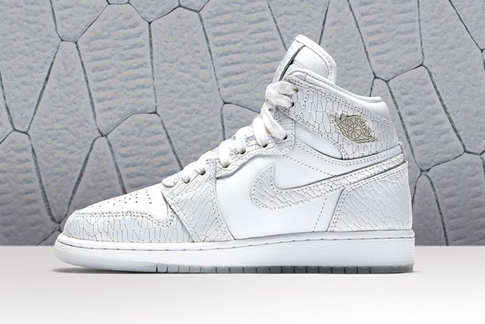 jordan 11 retro low heiress pure platinum