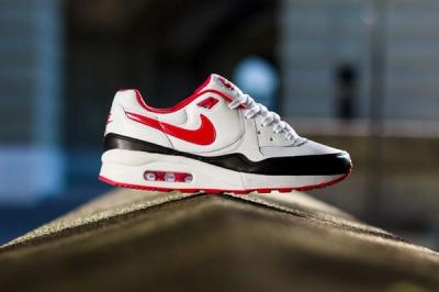 5 Nike Wmns Air Max Light White Chilling Red 2