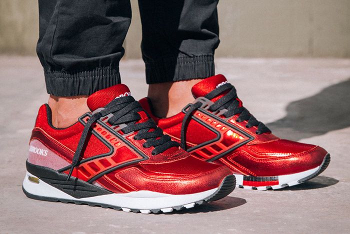 Brooks Heritage Galactic Pack Red 1