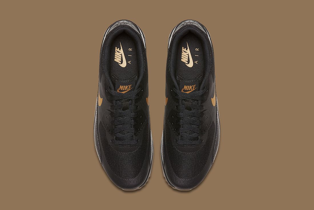 Nike Black Gold Pack 12