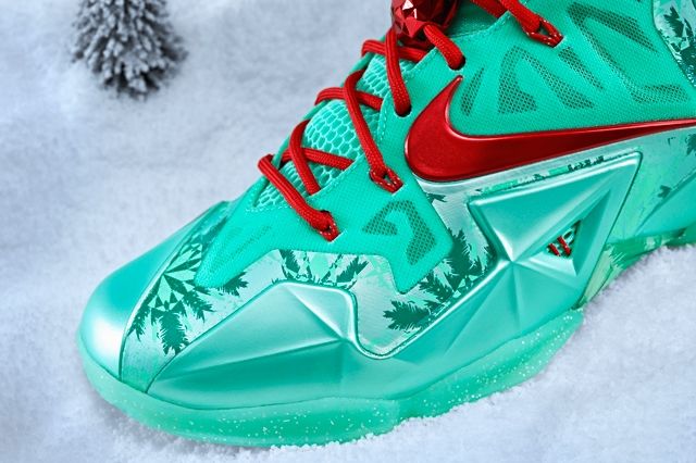 Nike Le Bron 11 Christmas 1