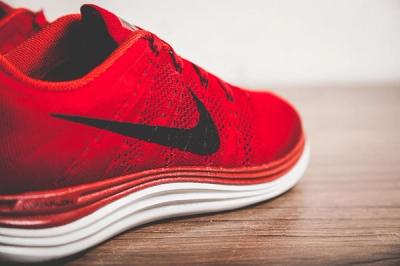 Nike Flyknit Lunar 1 Gym Red Midfoot Detail