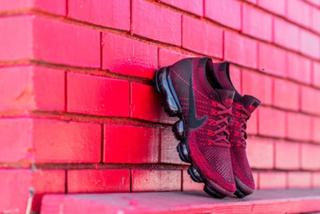 dark team red vapormax