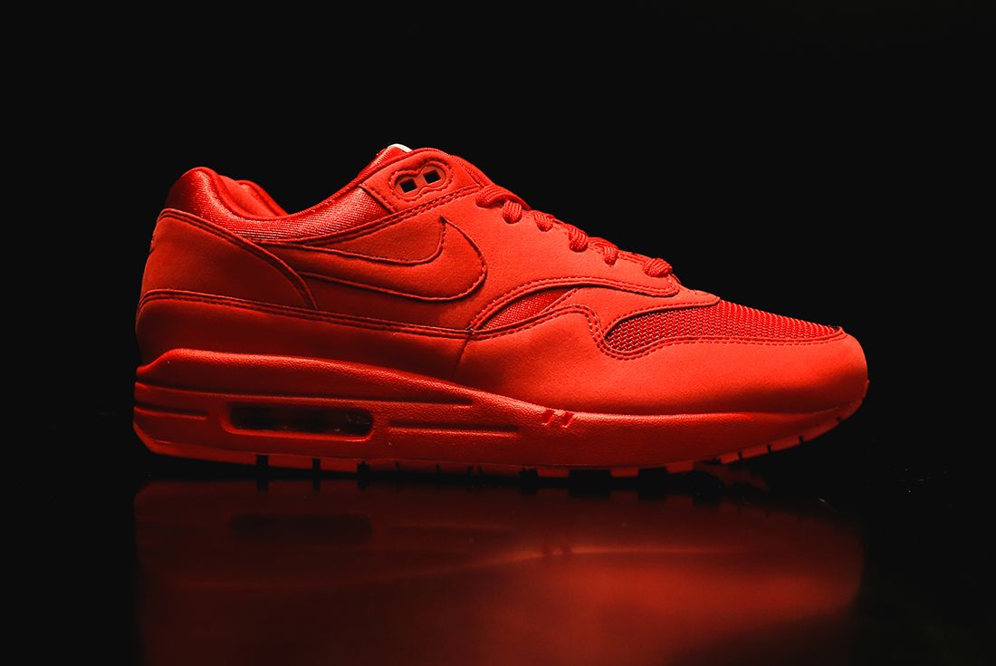 air max 1 all red