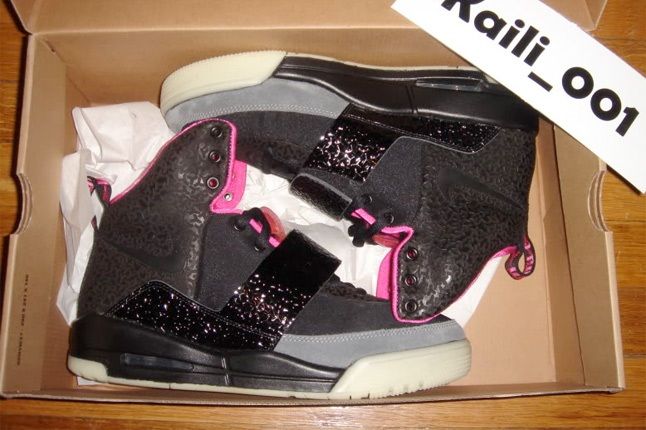 Nike Yeezy Black Pink 1