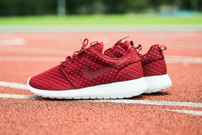 nike roshe polka dot red