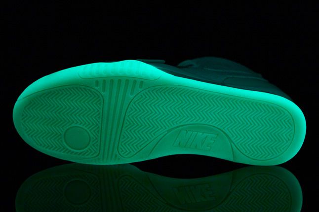 Nike Air Yeezy 2 Official Pics 07 1