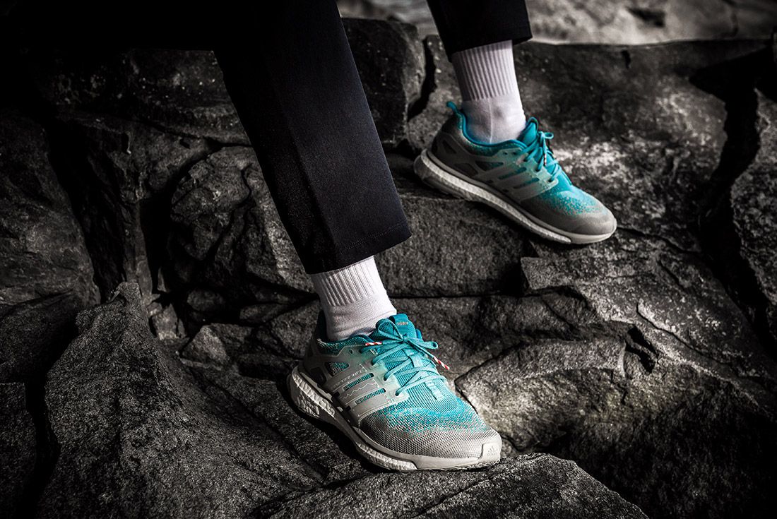 Packer solebox energy outlet boost on foot